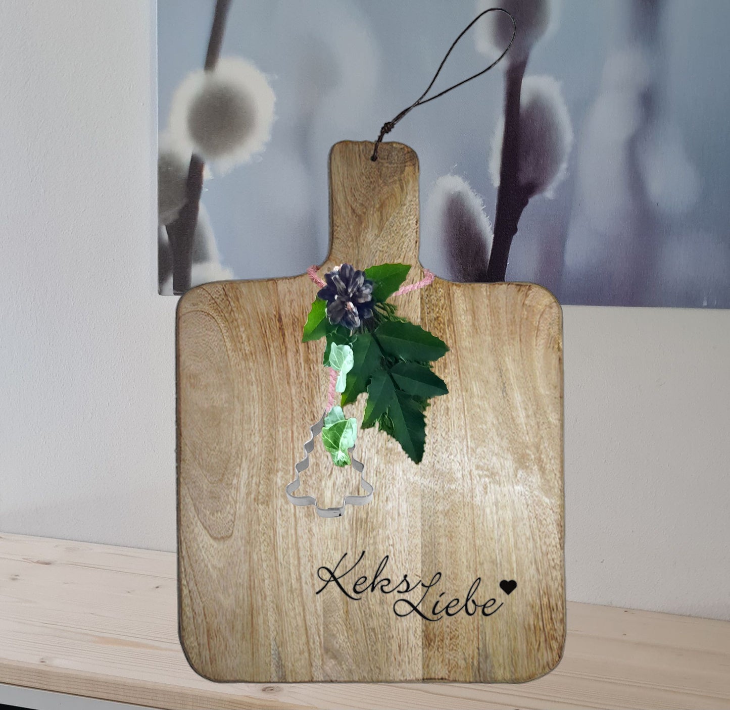 Keksliebe Servierbrett, Küchenbrett mit Gravur und winterlicher Dekoration, Geschenk für Weihnachten