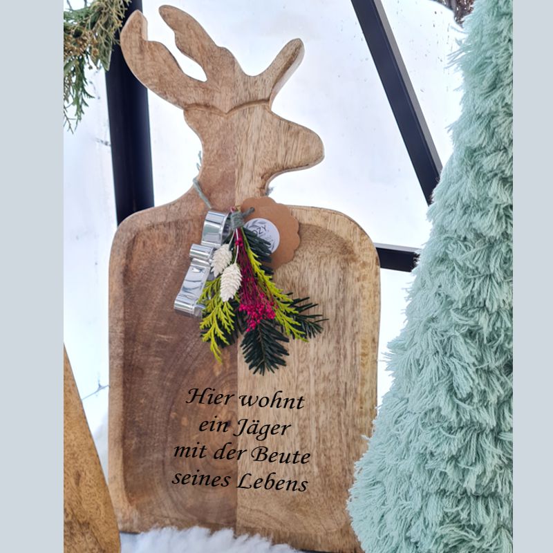 Schneidbrett, Küchenbrett aus Mangoholz mit Gravur Hier wohnt ein Jäger mit der Beute seines Lebens, Geschenk zu Weihnachten, Hochzeit,