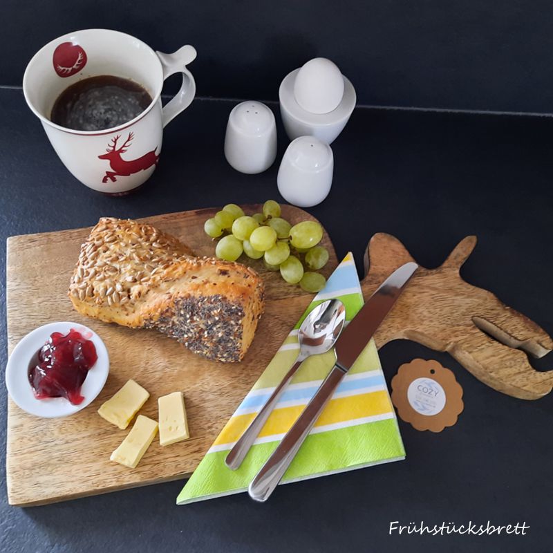 Frühstücksbrett aus Holz mit geschnitztem Hirschkopf, Geschenk für Hobbyköche und Bäcker und nicht nur für Jäger