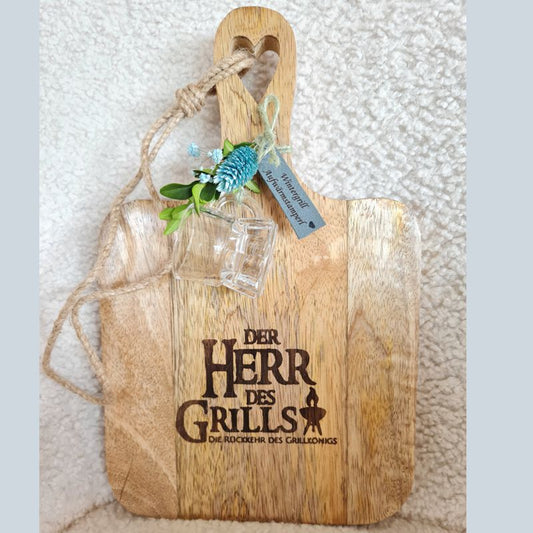 Holzbrett mit Aufschrift der Herr des Grills, Geschenk zu Weihnachten für Männer die gerne Wintergrillen!