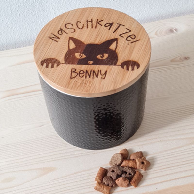 Leckerlidose für Katzen, Holzdeckel mit Lasergravur Naschkatze, Katzenmotiv und Katzenname, Deckel mit Silikondichtung. Auch für Hunde und andere Vierbeiner.