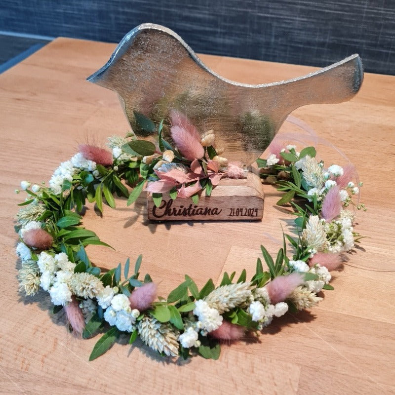 Blumenkranz für das Blumenmädchen abgestimmt auf Tischdeko und Kleid