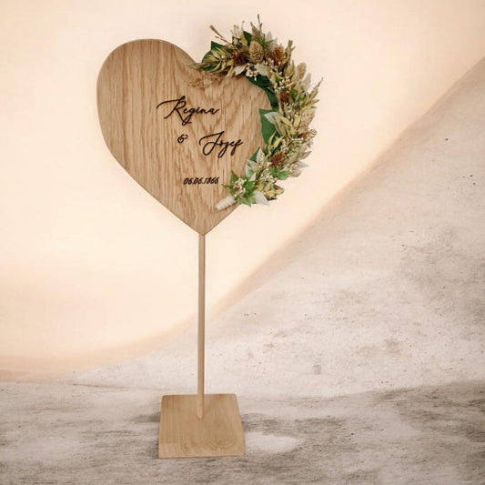 Personalisiertes Herz EICHENHERZ aus Eichenholz mit Gravur und individueller Blumendekoration, Hochzeitsgeschenk und Deko zur Trauung.